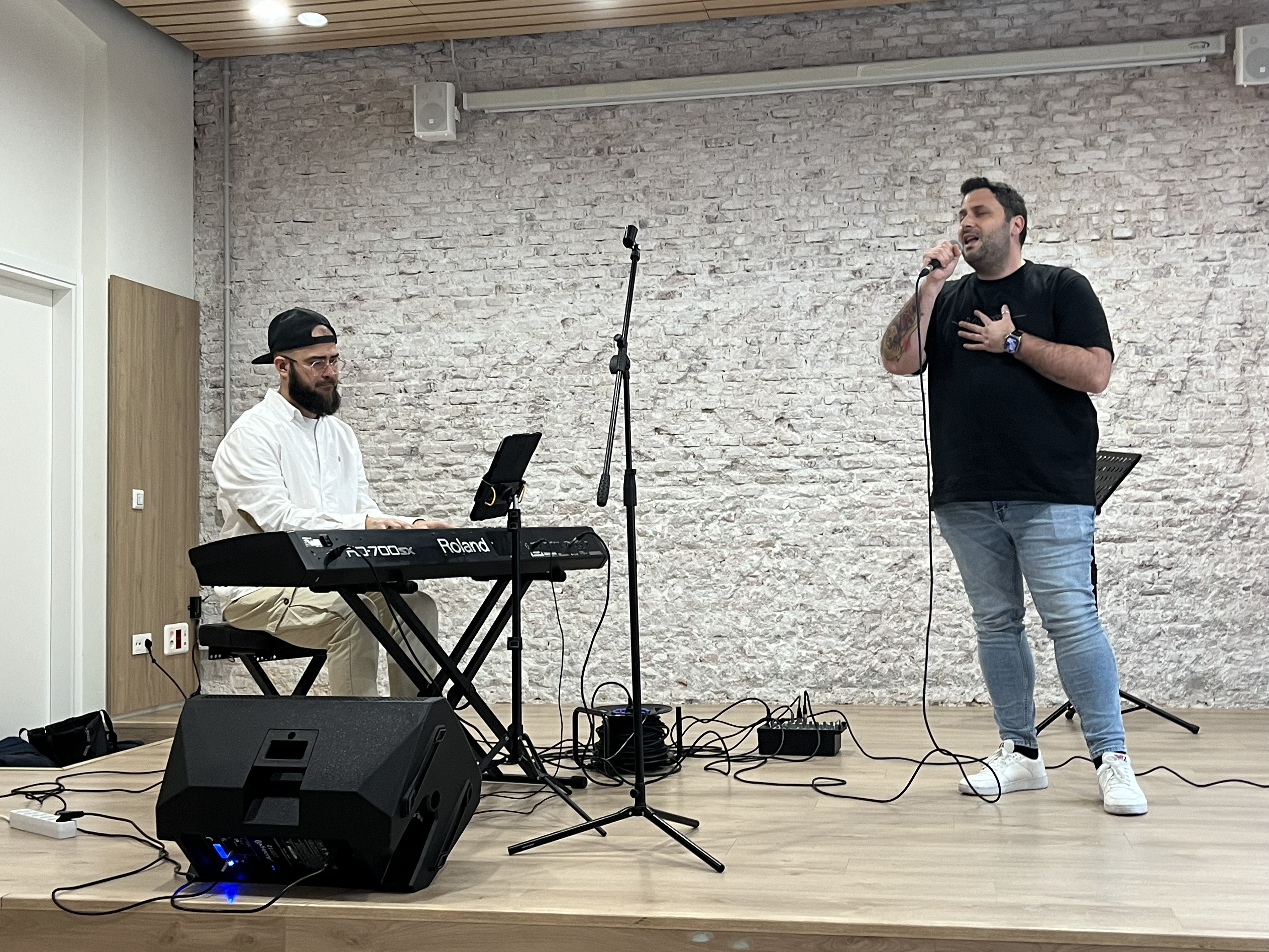 alumno de canto acompañado de pianista